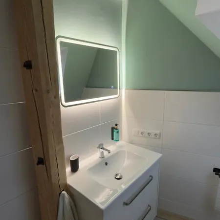 アパート Kleine, Gemuetliche Dachwohnung Mit Viel Charme